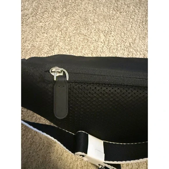 NWT Michael Kors Malone Fanny Pack Black Nylon MK Logo Strap Adjustable Vibes đź–¤ - Picture 8 of 9